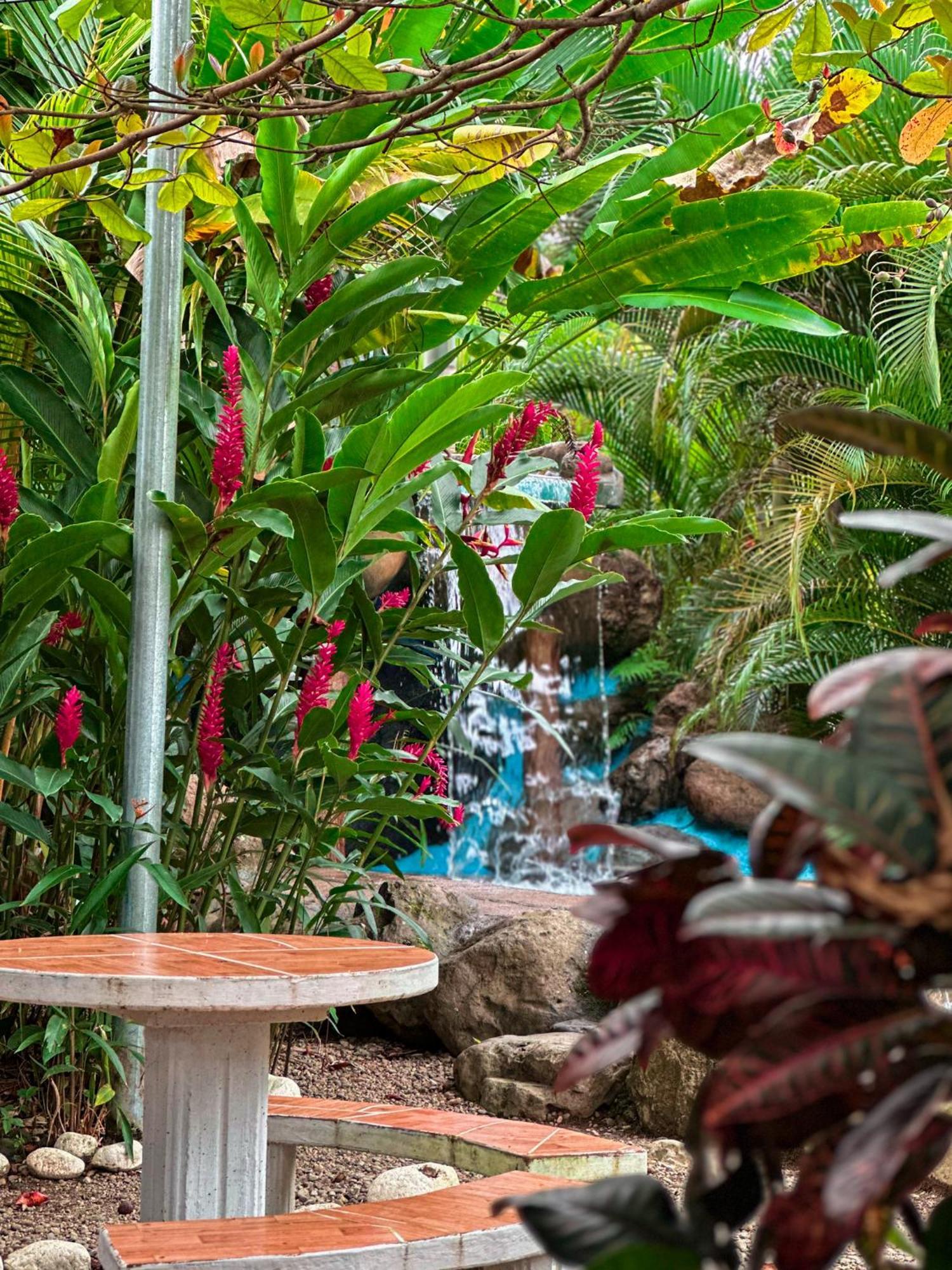 Cabanas Rio Escondido En Ла Фортуна Экстерьер фото